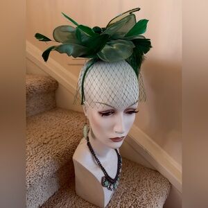 Elegant Green Feather Fascinator